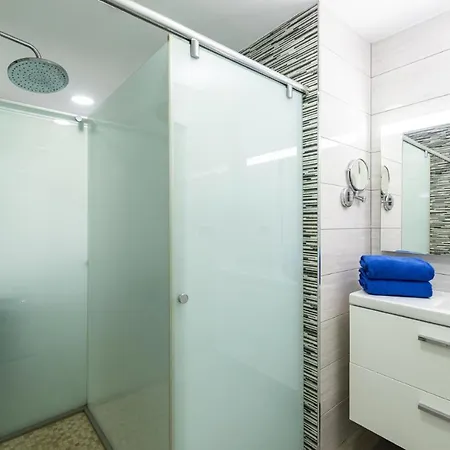 Lola By קורלחו